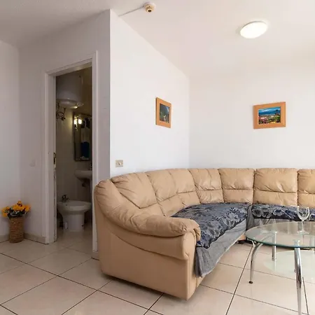 Las Americas - Las Floritas Apartment