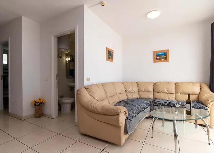 Las Americas - Las Floritas Apartment