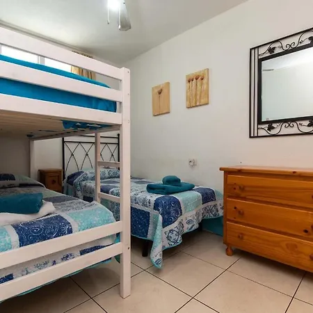 Las Americas - Las Floritas 아파트 *